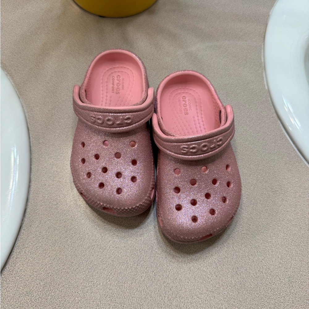 CROCS Glittery Pink Kids Water Shoes - Picture 2 of 2